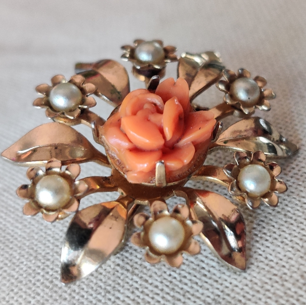 Coro Craft Carved Coral Rose and Faux Pearls pin/brooch vintage MCM